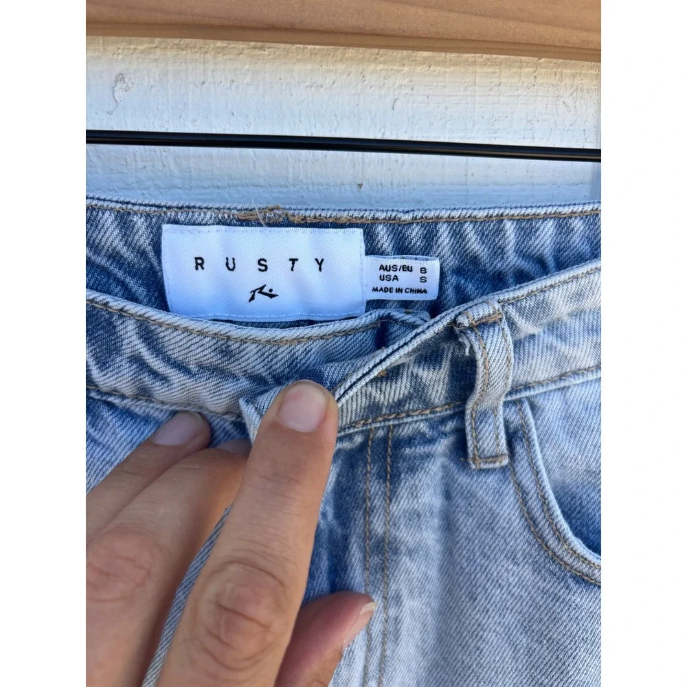 Rusty Denim Mom Shorts Light Wash Distressed Ripped High Waist, Sz S‎